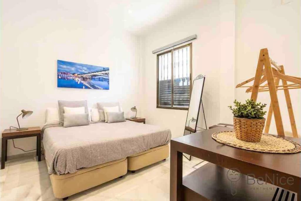 Luxury Apartamento Sevilla Centro -Triana Екстер'єр фото